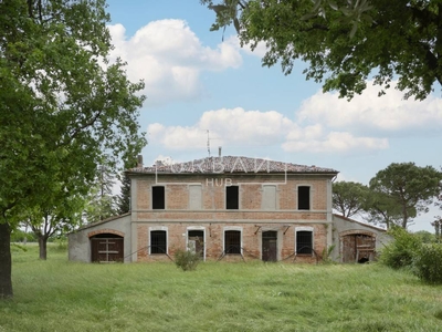 Casa Bi - Trifamiliare in Vendita a Forlì