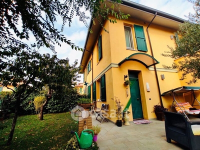 Casa Bi/Trifamiliare in vendita Via Benelli , San Giovanni in Persiceto