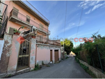 Casa Indipendente in vendita a Pace del Mela, Via Francesco Amalfi, 23 - Pace del Mela, ME