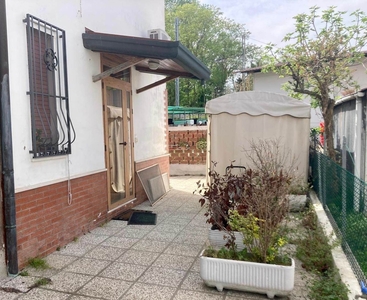 Casa semi indipendente in vendita a Cesenatico Forli'-cesena Rioni: Levante