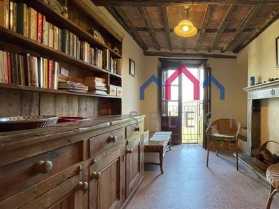Casa semi indipendente ristrutturato in zona Corsagna a Borgo a Mozzano