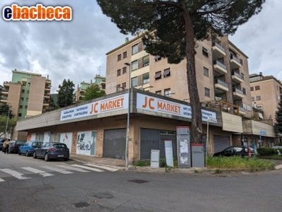 Locale Commerciale a..