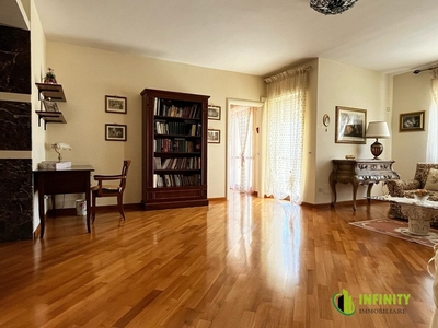Quadrilocale in Affitto a Matera, 750€, 100 m²