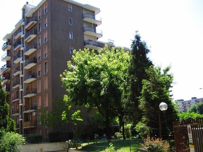 Quadrilocale in Molinetto di Lorenteggio in zona Barona, Giambellino, Lorenteggio a Milano