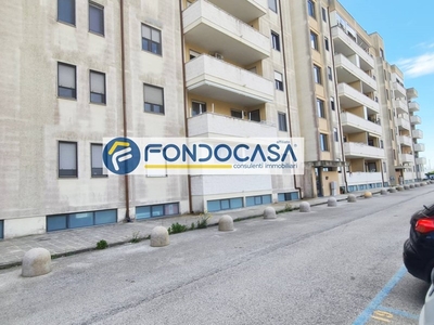 Quadrilocale in Vendita a Brindisi, zona S. Elia, 145'000€, 111 m²