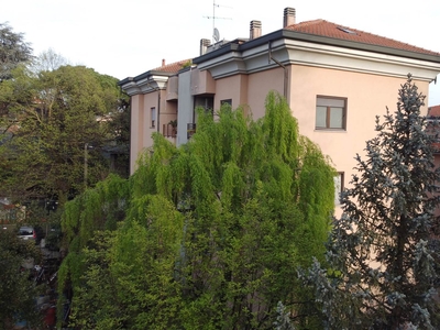 Quadrilocale in Via Correggio 26 in zona Centro Storico, San Gerardo, Libertà a Monza