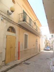 Trilocale in Via Pietro Giannone 25 a Canosa di Puglia