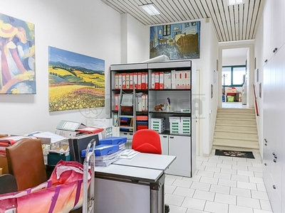 Ufficio in Vendita a Vicenza, 94'000€, 103 m²