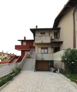 Villa a schiera abitabile in zona Cesarolo a San Michele al Tagliamento