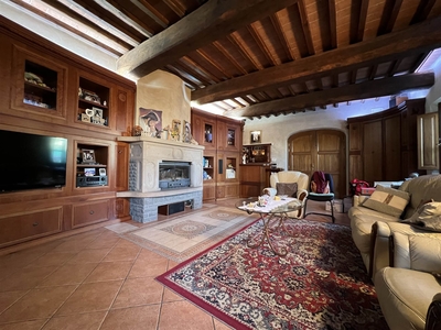 Villa bifamiliare in vendita a Campi Bisenzio Firenze San Piero a Ponti