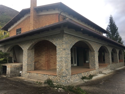 Villa in ottime condizioni in zona Ogliara a Salerno