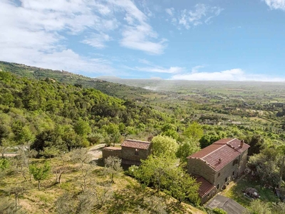 Rustico casale in vendita a Cortona Arezzo Cortona Centro