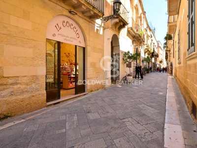 spazio commerciale in vendita a Lecce