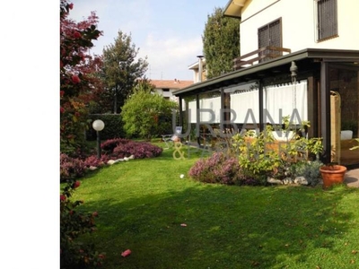 villa in vendita a Fagnano Olona