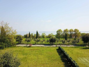 600m dal Lago di Garda: Appartamento con terrazza, WiFi e ristorante