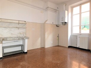 Appartamento in Affitto a Genova, zona Centro, 750€, 114 m²
