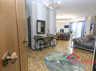 Appartamento in Affitto a Genova, zona Pegli, 1'100€, 111 m², arredato