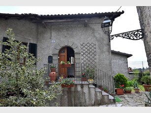 Appartamento in vendita a Castelnuovo di Garfagnana, via delle rondini , 13 - Castelnuovo di Garfagnana, LU
