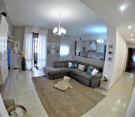 Appartamento in vendita a Corsico Milano