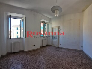 Appartamento in Vendita a Livorno, 95'000€, 121 m²