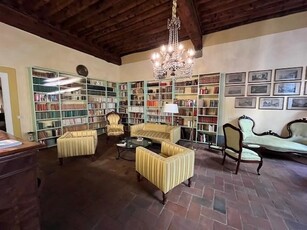 Appartamento in Vendita a Lucca, 850'000€, 180 m², arredato