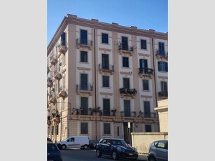 Trilocale in Vendita a Palermo, 180'000€, 100 m²