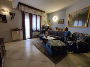 Appartamento in Vendita a Prato, zona San Paolo, 215'000€, 110 m², con Box