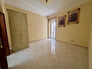 Bilocale in Vendita a Napoli, zona Vicaria, 169'000€, 72 m²