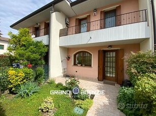 CASA A SCHIERA IN PERFETTE CONDIZIONI