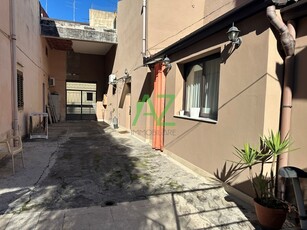 Casa Indipendente in Vendita a Catania, zona Picanello, 105'000€, 170 m²