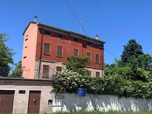 Casa singola in Via Frazione Colombato, 3 a Montecalvo Versiggia