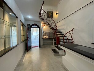 Immobile commerciale in Affitto a Savona, zona Centro storico, 800€, 60 m²
