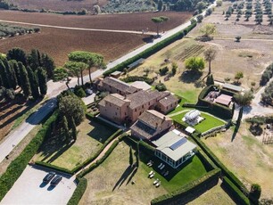 In Vendita: Storica Tenuta Agrituristica a Castiglione del Lago, Umbria