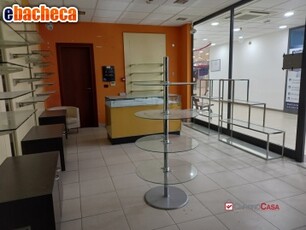 Locale commerciale in..