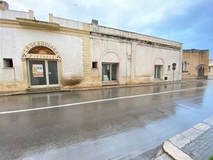 Negozio / Locale in vendita a Casarano