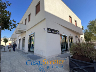 Negozio / Locale in vendita a Casarano - Zona: Casarano - Centro