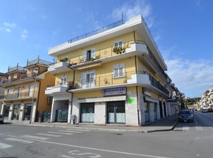 Negozio / Locale in vendita a San Benedetto del Tronto