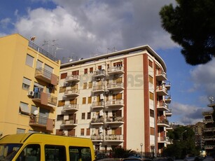 Quadrilocale in Affitto a Messina, 800€, 115 m²