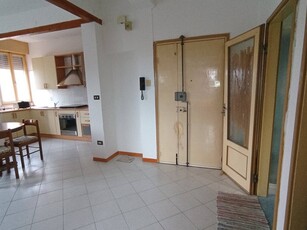 Quadrilocale in Vendita a Ferrara, zona Via Bologna, 93'000€, 86 m²