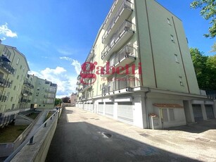 Quadrilocale in Vendita a L'Aquila, zona Pettino, 190'000€, 112 m²