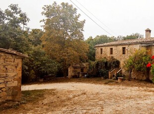 Rustico casale in vendita a Sovicille Siena