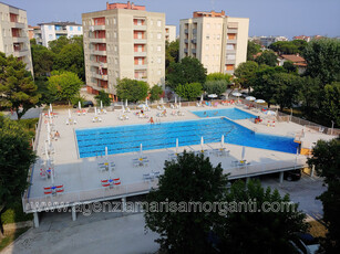 SW121 Appartamento in contesto con piscina a Lido Adriano