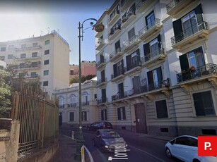 Trilocale in Affitto a Napoli, 1'300€, 80 m²