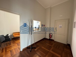 Ufficio in Affitto a Brescia, 1'000€, 75 m²