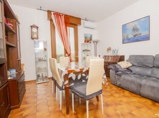 Vendita Appartamento Via di Villanova, 440, Modena