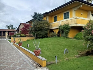 Vendita Villa Bifamiliare Offlaga