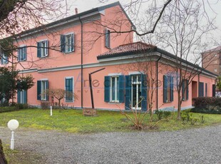 Villa a schiera in Via Giovanni Amendola 12 in zona Amati, Buonarroti, Cederna, Sant'Albino a Monza