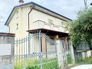 Villa bifamiliare in vendita a Seravezza