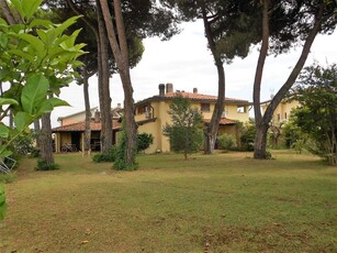 Villa in vendita a Carrara