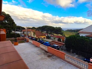 Villa in Vendita a Messina, 249'000€, 210 m²